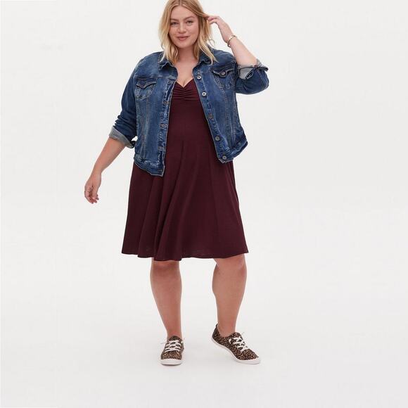 2/$30 Torrid Mini Slub Rib Fluted Dress M/L Winetasting Ruched Sweetheart #7569 - Picture 3 of 16